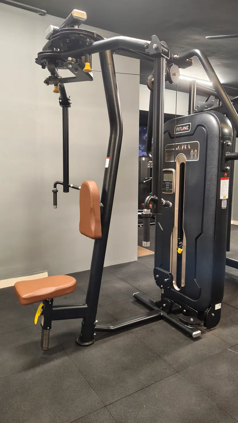 Pec Deck and Rear Delt Fly machine